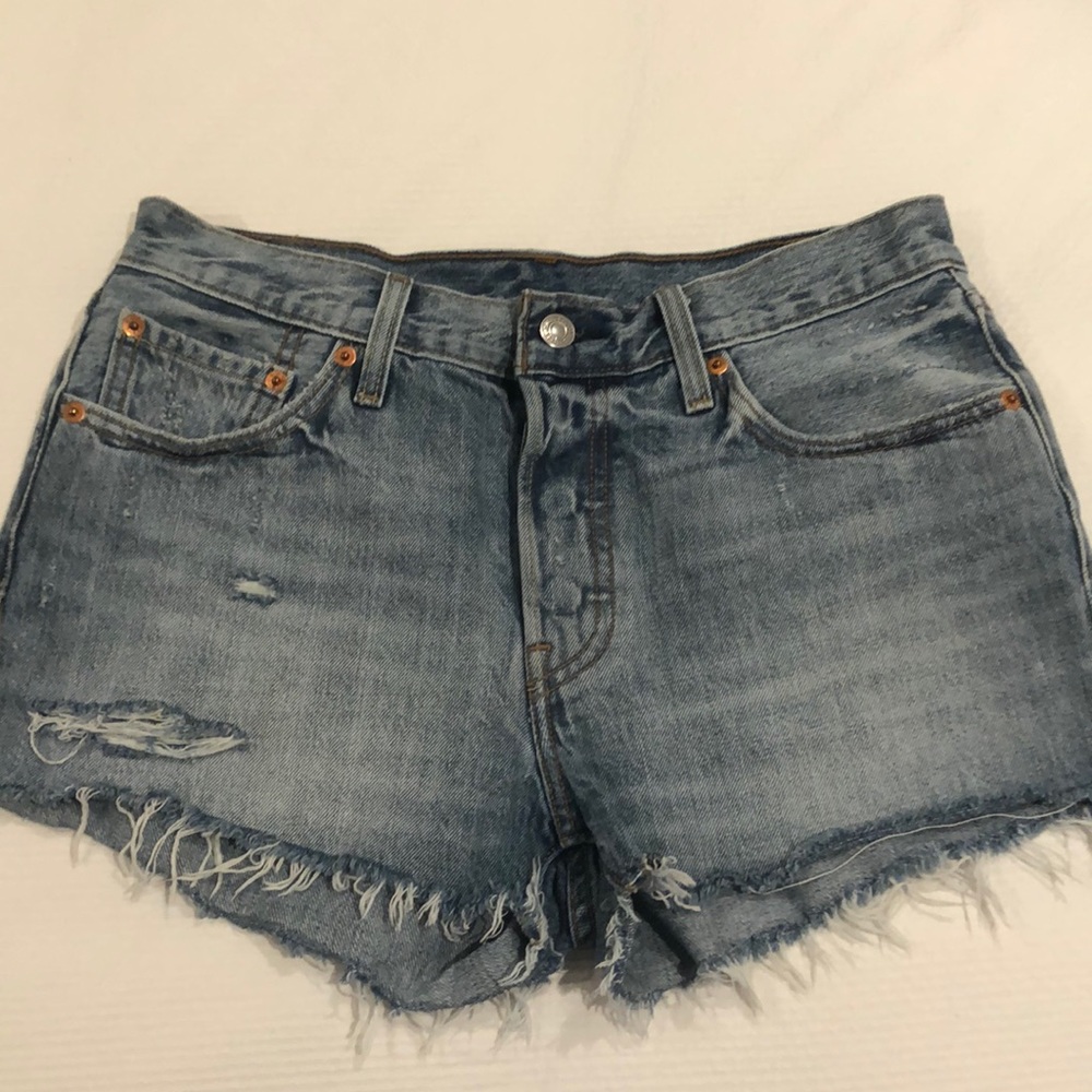 Levi's highwaisted jean shorts size 28